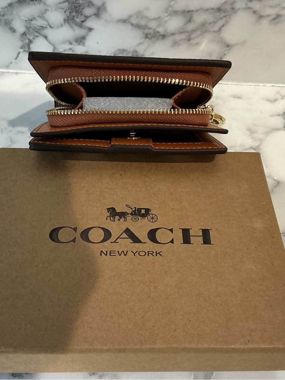 Coach x Peanuts Snap wallet Tan Canvas with Zip Coin Pocket New - Picture 2 of 3